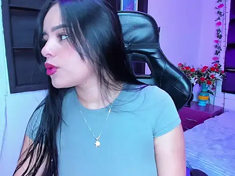 Lucy Brunno online show from December 19, 2025, 1:46 pm