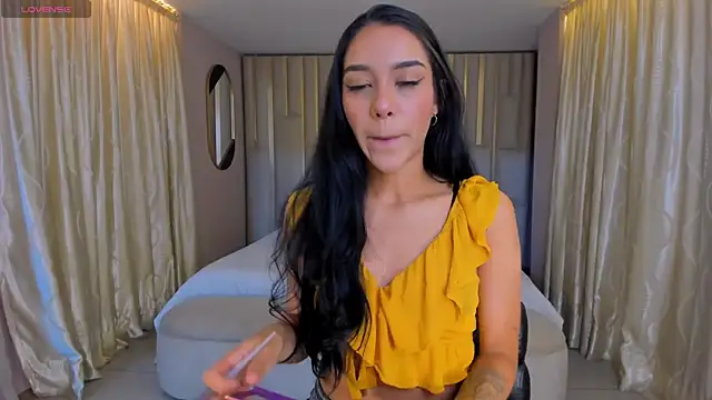 Snapshot of AmaliaCrus chatting on January 5, 2026, 8:12 pm AmaliaCrus online show from January 5, 2026, 8:12 pm