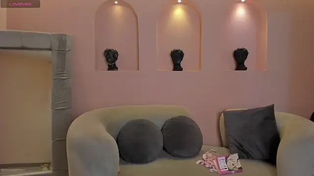 AmaliaCrus online show from February 9, 2026, 8:18 pm