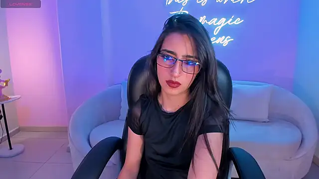 LarisaSmirnov online show from October 15, 2025, 4:33 am