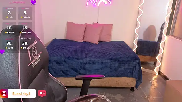 Snapshot of Malory_tay1 chatting on October 14, 2025, 7:14 pm Malory tay1 online show from October 14, 2025, 7:14 pm