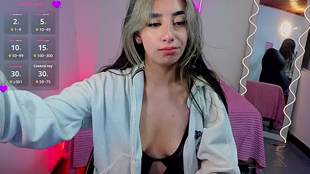 Snapshot of Malory_tay1 chatting on November 1, 2025, 6:46 pm Malory tay1 online show from November 1, 2025, 6:46 pm