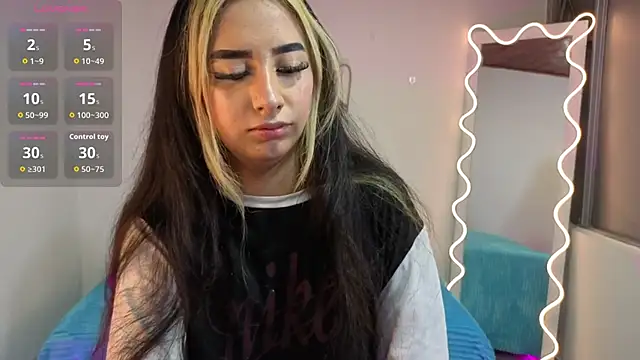 Malory tay1 online show from December 15, 2025, 7:20 pm