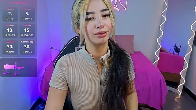 Snapshot of Malory_tay1 chatting on September 13, 2025, 7:14 pm Malory tay1 online show from September 13, 2025, 7:14 pm