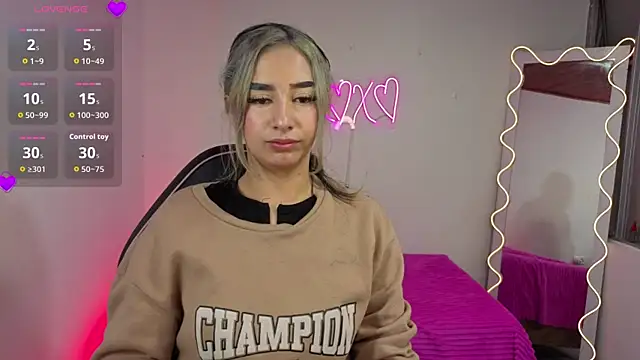 Snapshot of Malory_tay1 chatting on November 7, 2025, 6:34 pm Malory tay1 online show from November 7, 2025, 6:34 pm