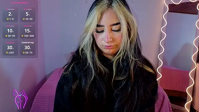 Snapshot of Malory_tay1 chatting on November 29, 2025, 7:14 pm Malory tay1 online show from November 29, 2025, 7:14 pm