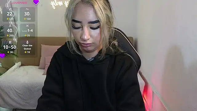 Snapshot of Malory_tay1 chatting on November 11, 2025, 11:49 am Malory tay1 online show from November 11, 2025, 11:49 am