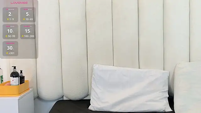 Snapshot of Zoe_ameliie chatting on January 10, 2026, 6:14 pm Zoe ameliie online show from January 10, 2026, 6:14 pm