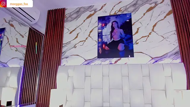 Snapshot of Morggan_Fox_ chatting on January 15, 2026, 4:05 am Morggan Fox online show from January 15, 2026, 4:05 am