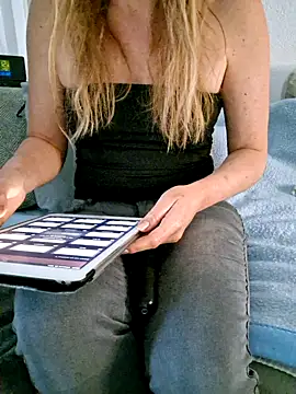 naturliebe online show from March 25, 2026, 8:25 am