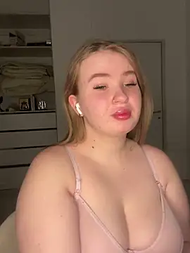 Snapshot of Amy_Sky_ chatting on February 24, 2026, 5:25 pm Amy Sky online show from February 24, 2026, 5:25 pm