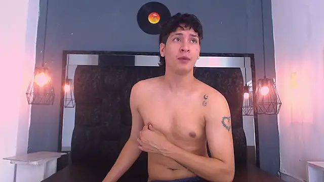 Snapshot of Jhojan_twink chatting on March 7, 2026, 4:52 am Jhojan twink online show from March 7, 2026, 4:52 am