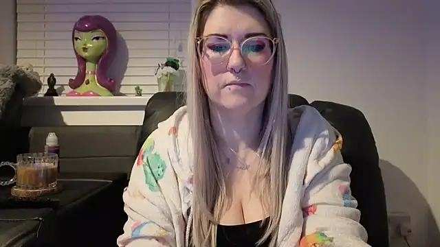 Sizzling Indie36 online show from February 6, 2026, 9:00 pm