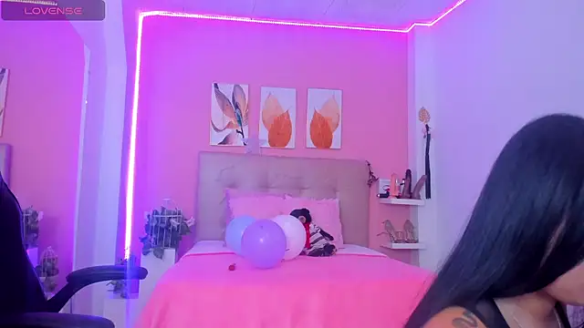 Snapshot of Molly_h0t chatting on November 25, 2025, 12:27 pm Molly h0t online show from November 25, 2025, 12:27 pm