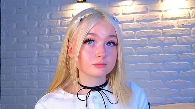 Snapshot of minigirl chatting on March 18, 2025, 7:12 am minigirl online show from March 18, 2025, 7:12 am