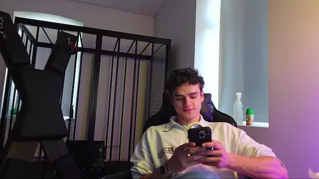 Snapshot of Brad_Holloway chatting on October 19, 2025, 12:41 pm Brad Holloway online show from October 19, 2025, 12:41 pm