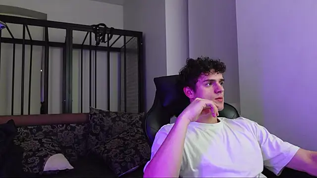 Snapshot of Brad_Holloway chatting on November 13, 2025, 5:50 pm Brad Holloway online show from November 13, 2025, 5:50 pm