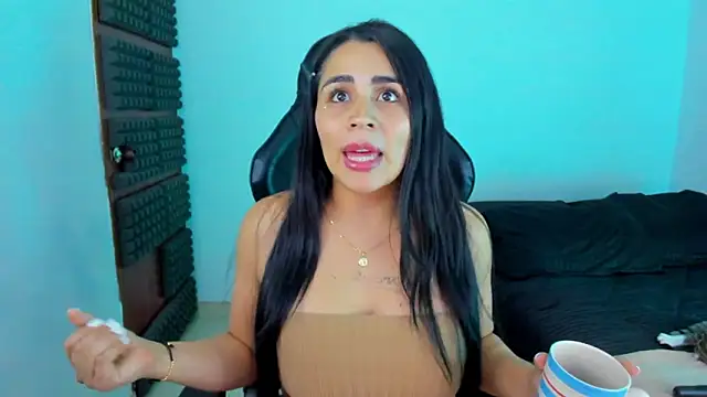 hannarusso online show from March 11, 2026, 12:04 am