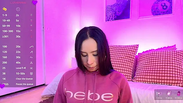 Valen ross  online show from March 26, 2026, 10:07 pm