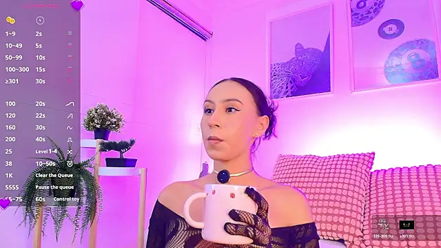 Valen ross  online show from March 4, 2026, 9:44 pm