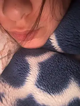 Snapshot of asminiaa chatting on March 23, 2025, 2:04 am asminiaa online show from March 23, 2025, 2:04 am