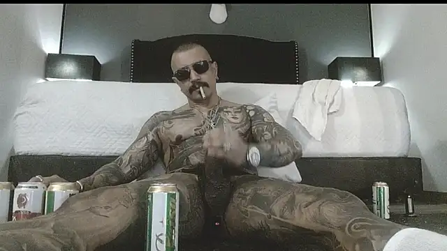 danilog515 online show from November 4, 2025, 6:06 am