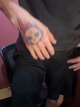 bwcizThrobbing online show from November 4, 2025, 9:35 am