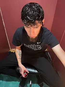 bwcizThrobbing online show from October 28, 2025, 9:41 am