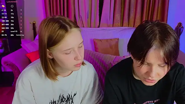 Snapshot of Tara_Lawson chatting on November 12, 2025, 11:14 am Tara Lawson online show from November 12, 2025, 11:14 am