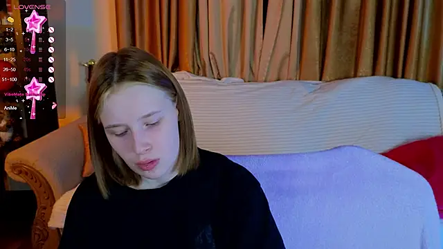 Snapshot of Tara_Lawson chatting on November 14, 2025, 4:10 pm Tara Lawson online show from November 14, 2025, 4:10 pm