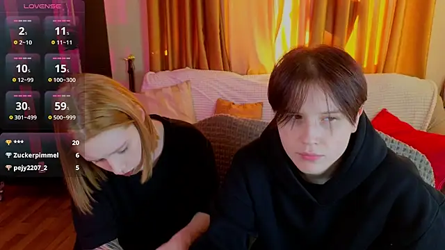 Snapshot of Tara_Lawson chatting on October 12, 2025, 11:22 am Tara Lawson online show from October 12, 2025, 11:22 am