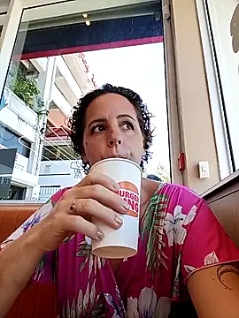 emiliemilf online show from April 7, 2026, 7:48 pm