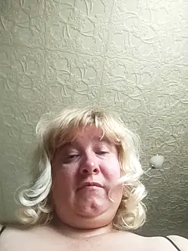 Snapshot of MerellinFicus chatting on June 9, 2026, 4:19 pm MerellinFicus online show from June 9, 2026, 4:19 pm