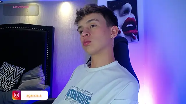 LiamWildx20 online show from April 4, 2026, 5:25 am