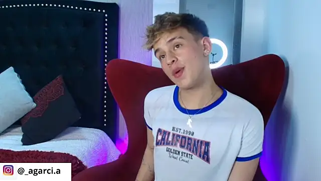 LiamWildx20 online show from September 30, 2025, 5:02 am