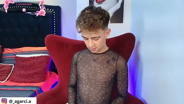 LiamWildx20 online show from September 25, 2025, 4:40 am