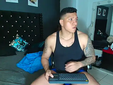 ethan dalton  online show from October 22, 2025, 3:28 am