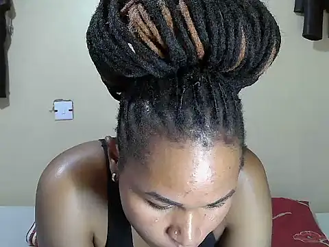 Creamy-Aisha online show from October 25, 2025, 3:12 pm