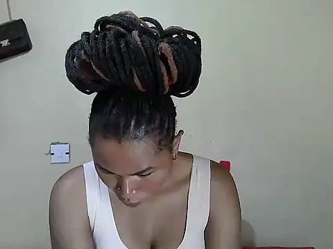 Creamy-Aisha online show from November 13, 2025, 9:35 am