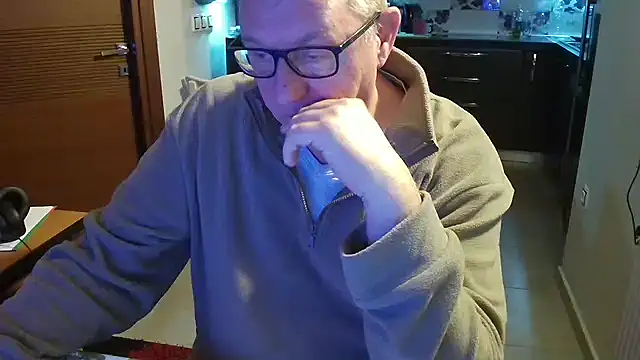 Snapshot of JamesBauer chatting on February 7, 2026, 4:09 am JamesBauer online show from February 7, 2026, 4:09 am