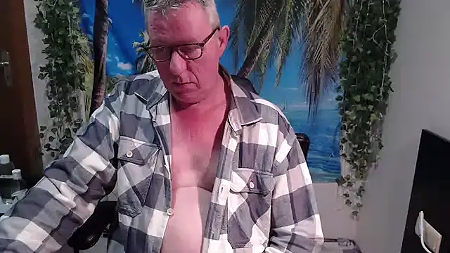 JamesBauer online show from November 30, 2025, 4:46 am