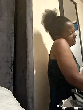 Snapshot of sexylira chatting on February 17, 2026, 6:27 pm sexylira online show from February 17, 2026, 6:27 pm