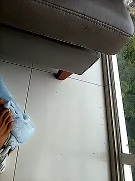 317894 online show from December 21, 2025, 3:47 pm