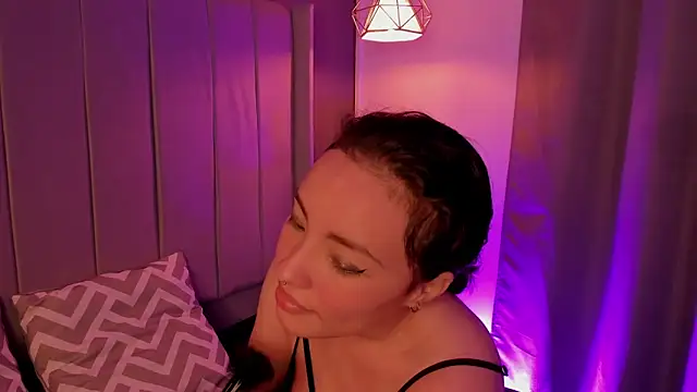 Snapshot of Angelica_Moon21 chatting on September 12, 2025, 3:28 am Angelica Moon21 online show from September 12, 2025, 3:28 am