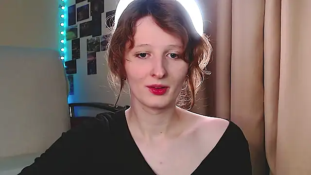 Snapshot of c0ralynx chatting on September 18, 2025, 8:01 pm c0ralynx online show from September 18, 2025, 8:01 pm