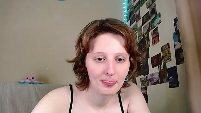 Snapshot of c0ralynx chatting on March 19, 2025, 4:25 am c0ralynx online show from March 19, 2025, 4:25 am
