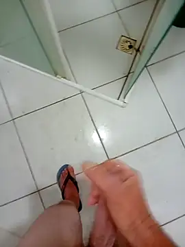 Dglo0000 online show from September 21, 2025, 12:05 am