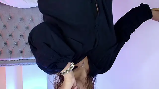 Lia adamsss online show from April 18, 2026, 3:42 am