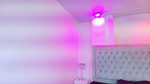 Lia adamsss online show from April 8, 2026, 3:19 am