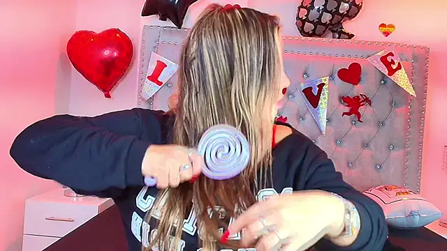 Lia adamsss online show from February 17, 2026, 3:26 am